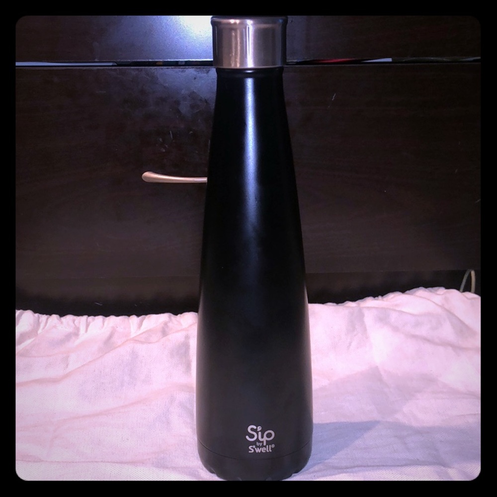 Sip by Swell Black Matte water bottle.